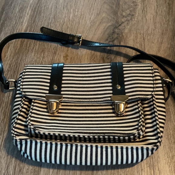 🦋4/$25 Cute Crossbody Purse - Picture 4 of 13